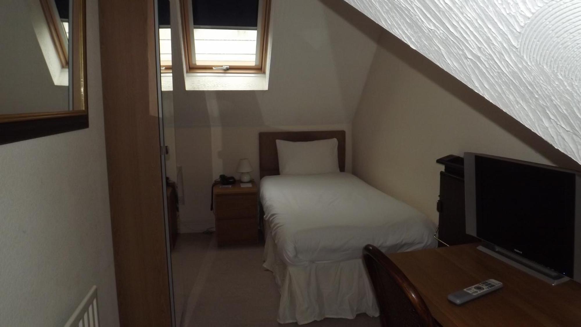 The Peacock Townhouse Hotel Kenilworth - Warwick الغرفة الصورة