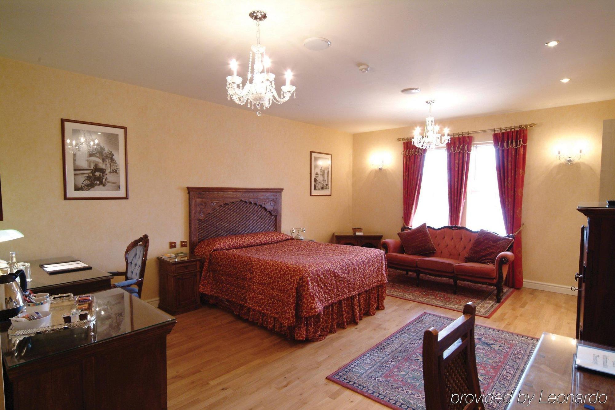 The Peacock Townhouse Hotel Kenilworth - Warwick الغرفة الصورة