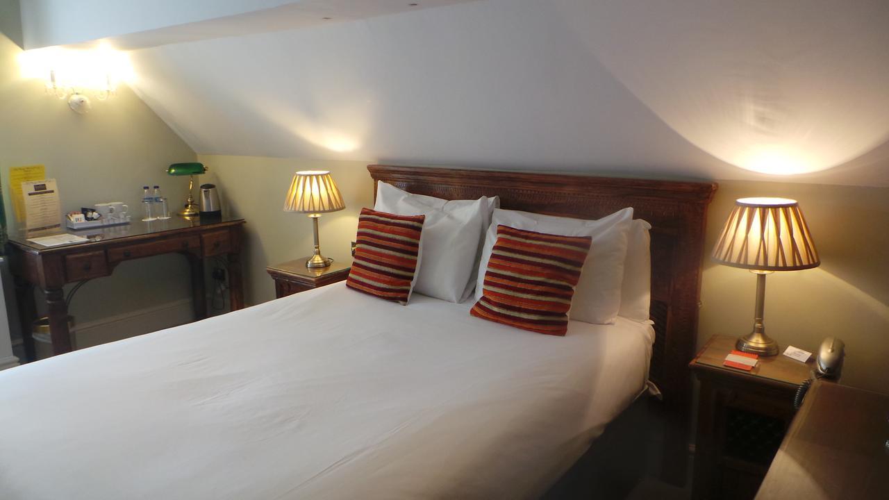The Peacock Townhouse Hotel Kenilworth - Warwick الغرفة الصورة
